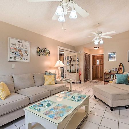 Colorful Cape Coral Retreat With Screened Lanai! Exterior photo