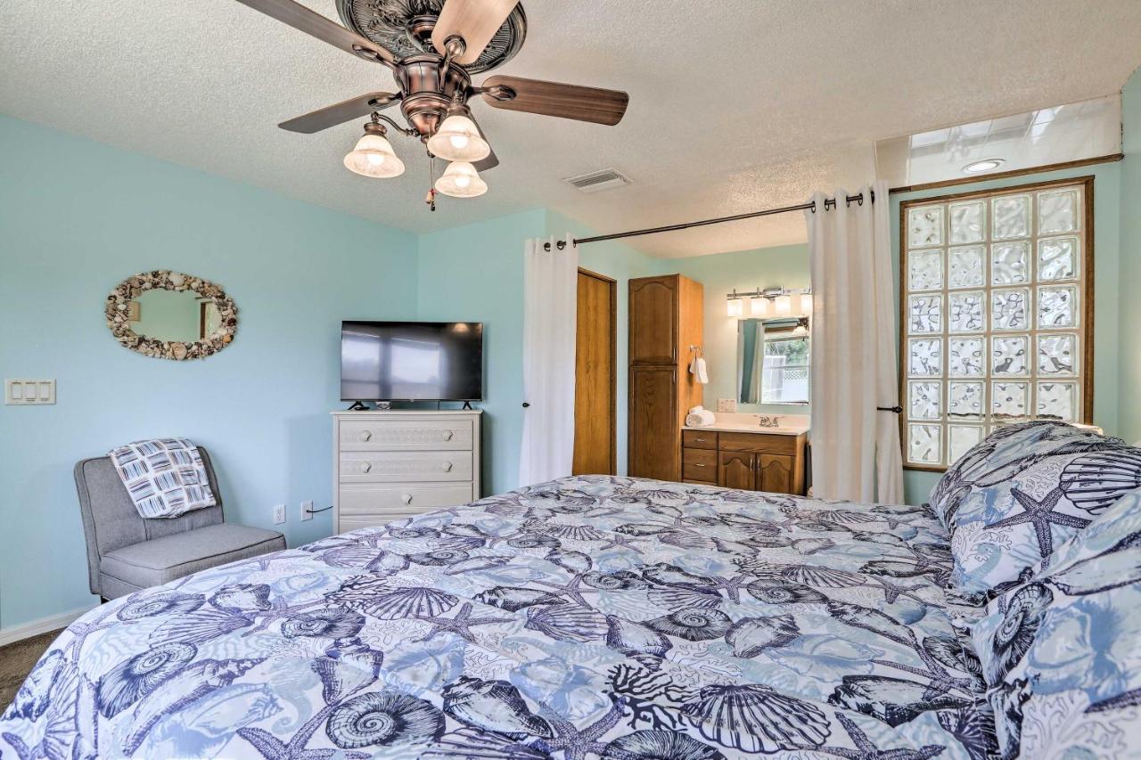 Colorful Cape Coral Retreat With Screened Lanai! Exterior photo