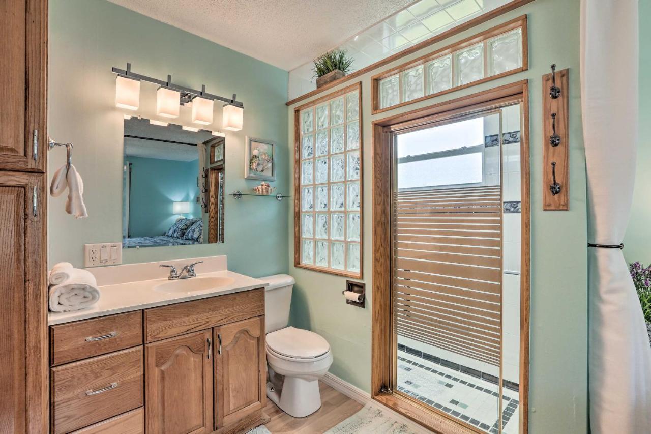 Colorful Cape Coral Retreat With Screened Lanai! Exterior photo