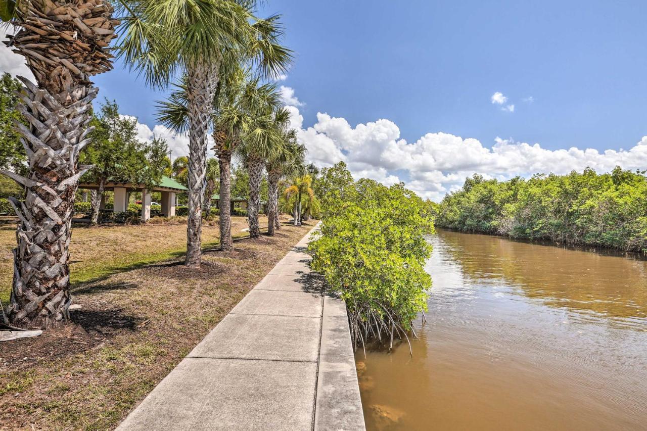 Colorful Cape Coral Retreat With Screened Lanai! Exterior photo