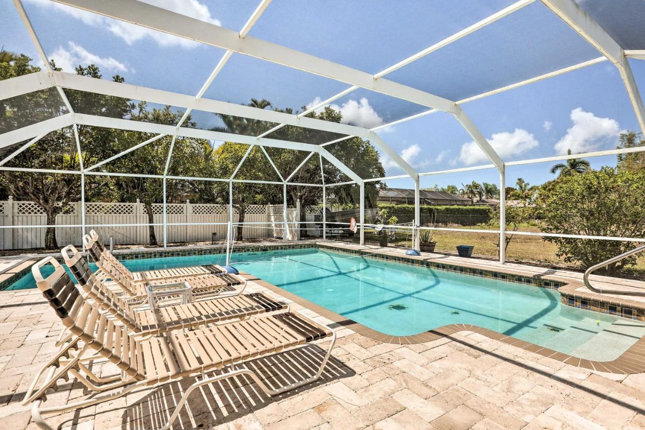 Colorful Cape Coral Retreat With Screened Lanai! Exterior photo