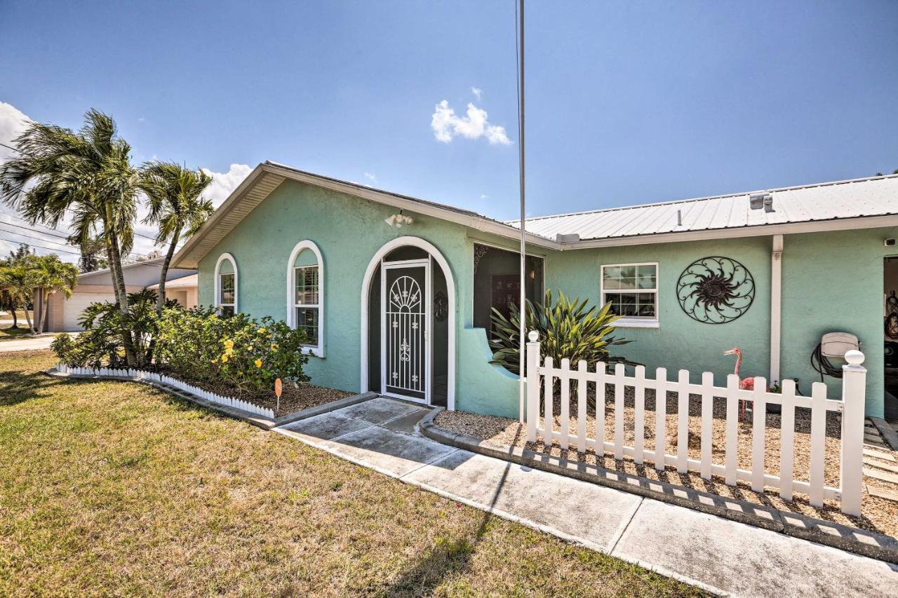 Colorful Cape Coral Retreat With Screened Lanai! Exterior photo