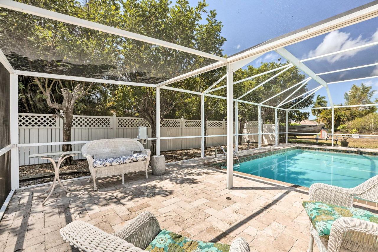 Colorful Cape Coral Retreat With Screened Lanai! Exterior photo